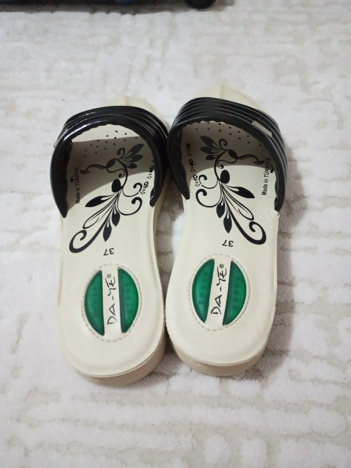 Kadın Siyah Beyaz Dolgu Topuk Terlik - Görsel 2