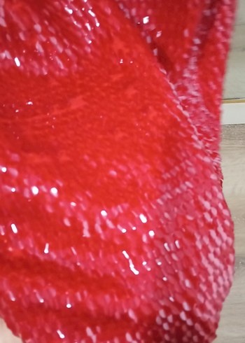 Kırmızı Parlak Yılan Desenli Midi Elbise - Görsel 5