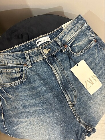 Zara Mom fit hıgh-waıst jean