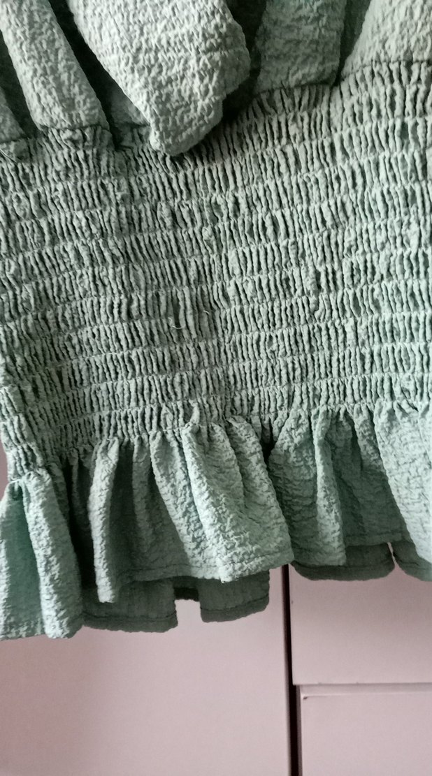 Gri V Yaka Fırfırlı Keten Bluz - Görsel 3