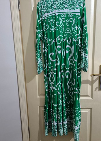 Yeşil Desenli  Uzun Elbise - Görsel 2