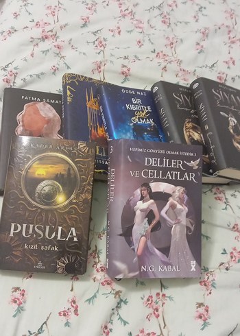 Pusula, Deliler ve Cellatlar, Bir Kibritte Yok Olmak Romanları