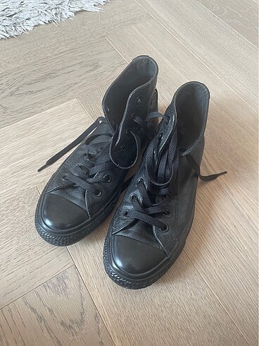 Deri Converse