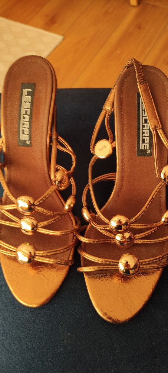 Altın Renkli Yılan Desenli Kemerli Topuklu Kadın Ayakkabı - Görsel 2