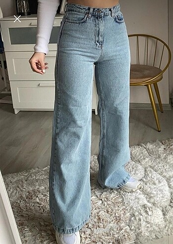 Wide leg jeans