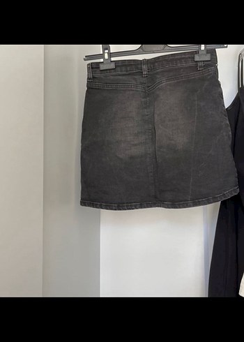 Mango Siyah Nakışlı Kemerli Mini Kot Etek