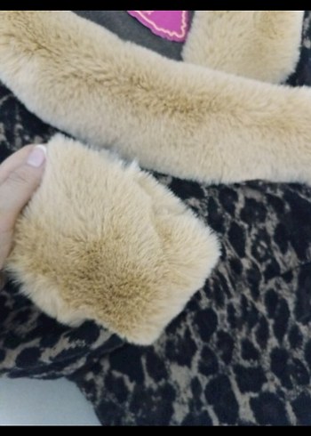 Kahverengi Leopar Desenli Suni Kürk Detaylı Bluz - Görsel 4