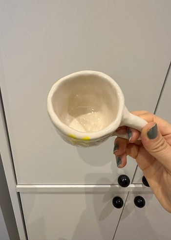 Sarı Çiçek Desenli Seramik Kupa el yapımı - Görsel 2