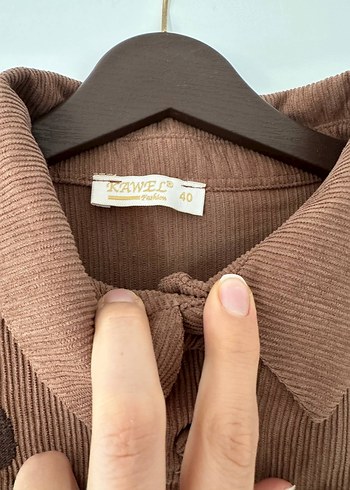 Nakışlı kahverengi düğmeli uzun kadife Elbise - Görsel 3