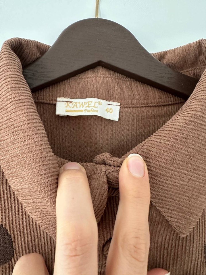 Nakışlı kahverengi düğmeli uzun kadife Elbise - Görsel 3