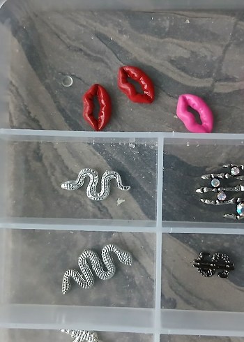 Tırnak Chram ları HAÇ YILAN 
KALAŞNİKOF YILDIZ DUDAK KURUKAFA - Görsel 3