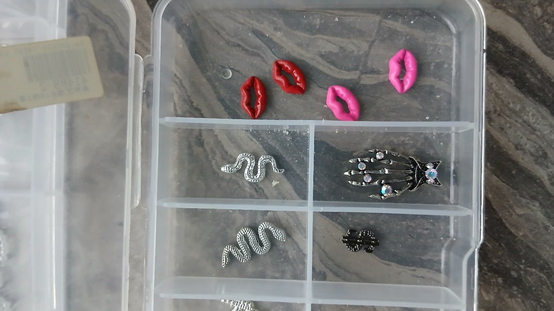 Tırnak Chram ları HAÇ YILAN 
KALAŞNİKOF YILDIZ DUDAK KURUKAFA - Görsel 3