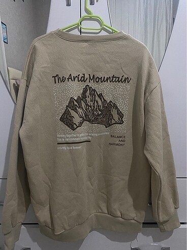 Sweatshirt