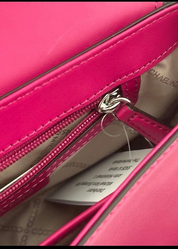 Zincir Detaylı Parlak Pembe Deri Kadın Çanta - Görsel 2