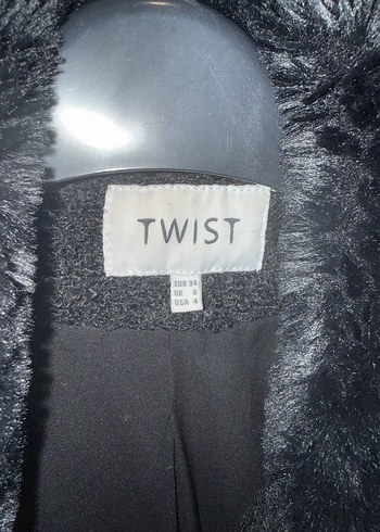 Siyah Kürk Detaylı Mont - Görsel 2