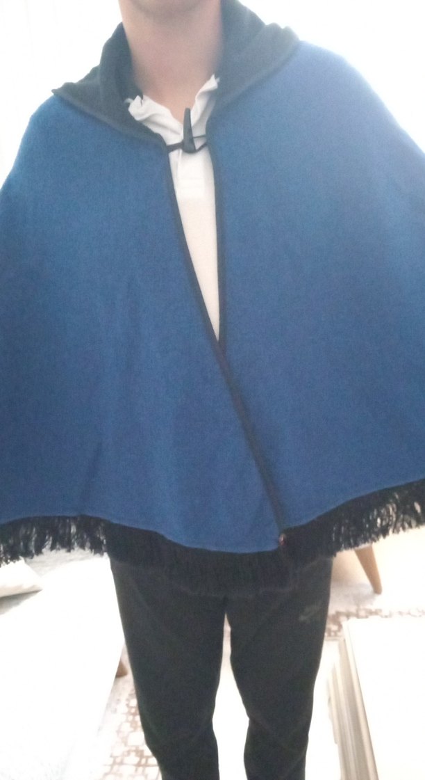 Mavi Kapüşonlu Kadın Panço - Görsel 3