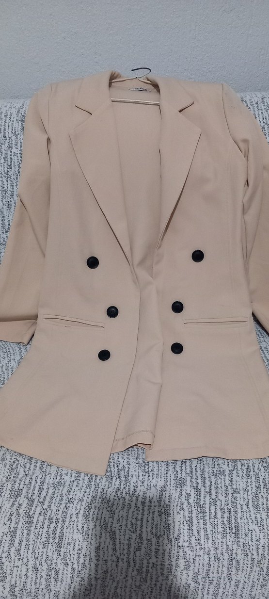 Bej Uzun Kollu Düğmeli Kadın Blazer - Görsel 3