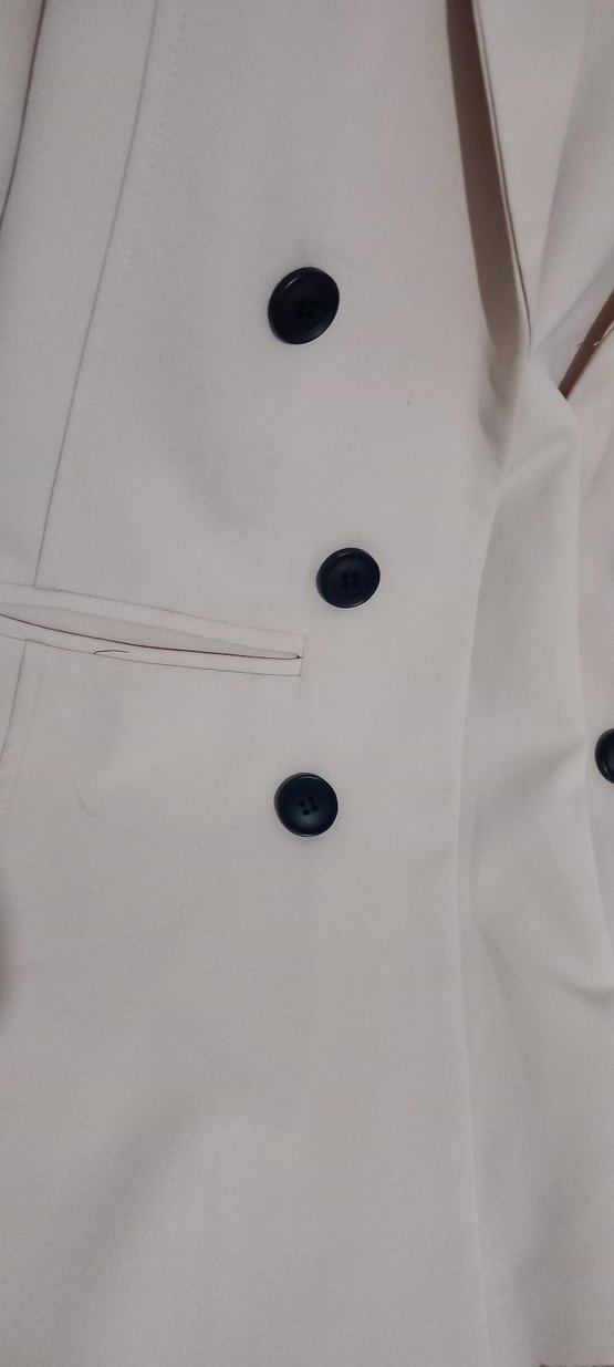 Bej Uzun Kollu Düğmeli Kadın Blazer - Görsel 4