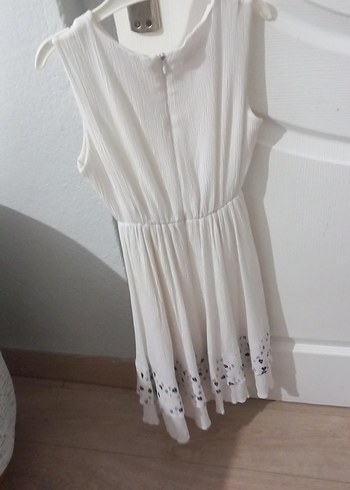 Kız Çocuk Beyaz Keten V Yakalı Elbise - Görsel 2