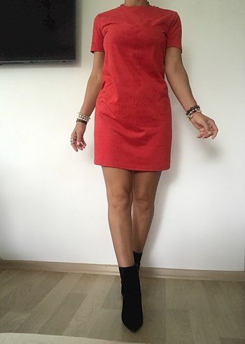 36 Beden kırmızı Renk Kırmızı Süet Elbise