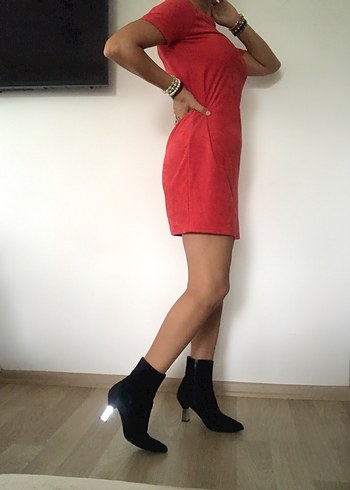 Kırmızı Süet Elbise - Görsel 2