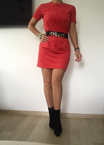 36 Beden Kırmızı Süet Elbise