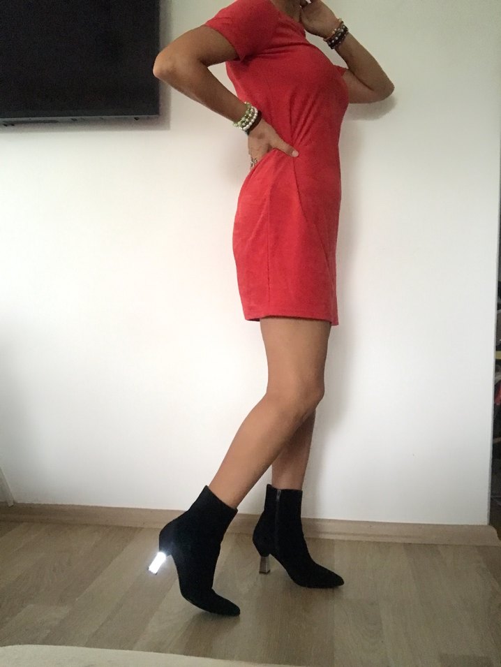 Kırmızı Süet Elbise - Görsel 2