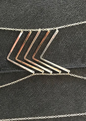 Altın Renk Parlak Kadın Vücut Zinciri - Görsel 6