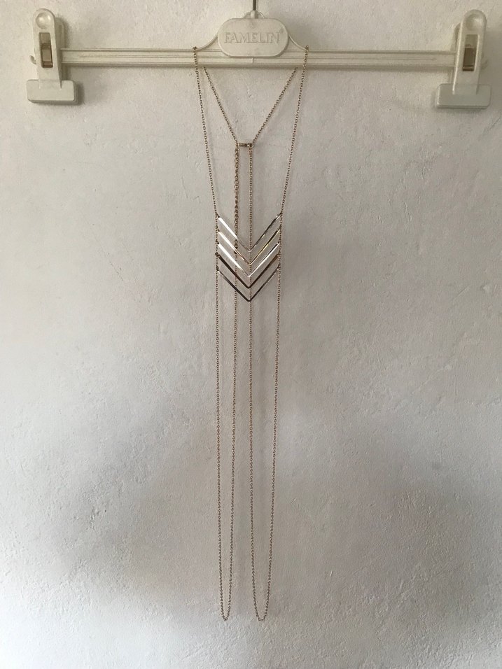 Altın Renk Parlak Kadın Vücut Zinciri - Görsel 2