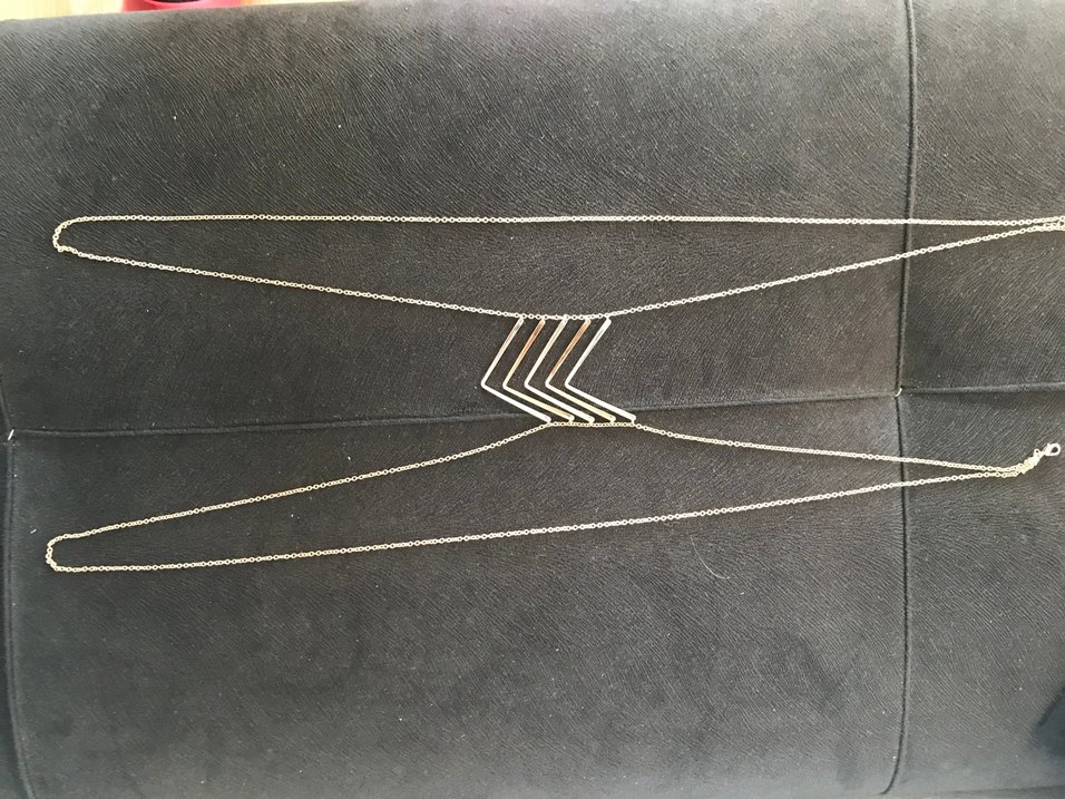 Altın Renk Parlak Kadın Vücut Zinciri - Görsel 5