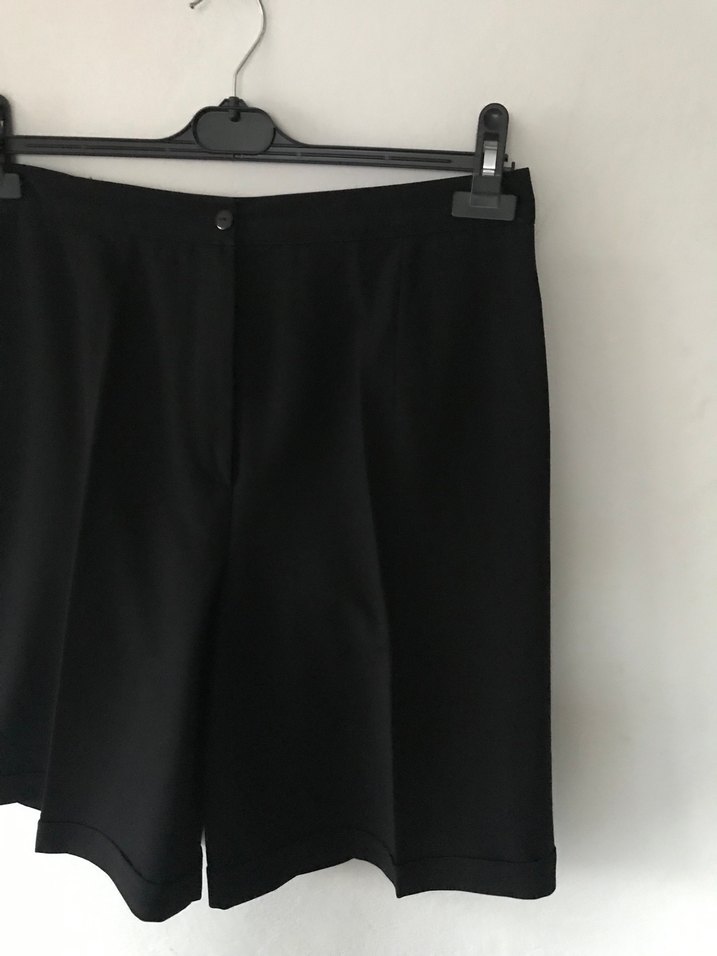 Siyah Kadın Bermuda Şort - Görsel 3