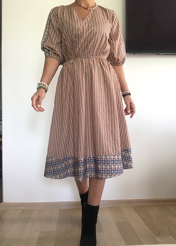 Desenli Elbise - Görsel 4