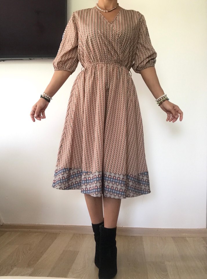 Desenli Elbise - Görsel 3