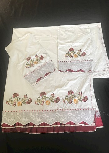 Nakışlı Beyaz Nevresim ve Çarşaf Seti