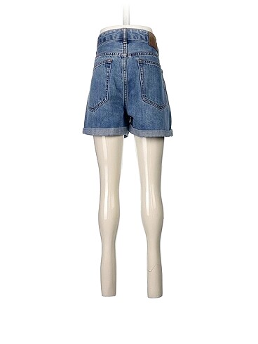 34 Beden Pull and Bear Mini Şort %70 İndirimli.