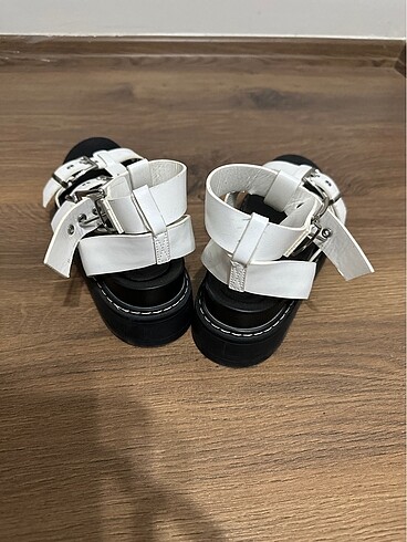 39 Beden beyaz Renk Sandalet