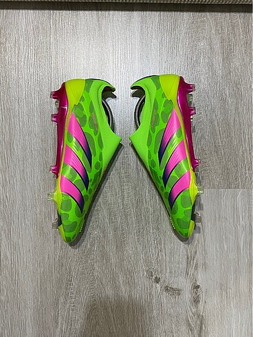 Adidas Predatör Yeni Sezon Krampon