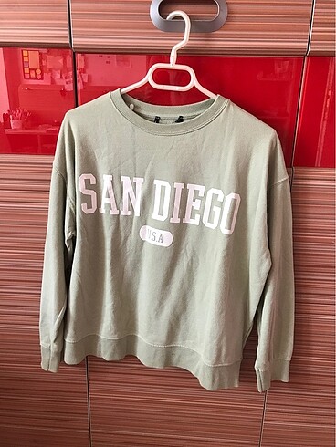 sweatshirt