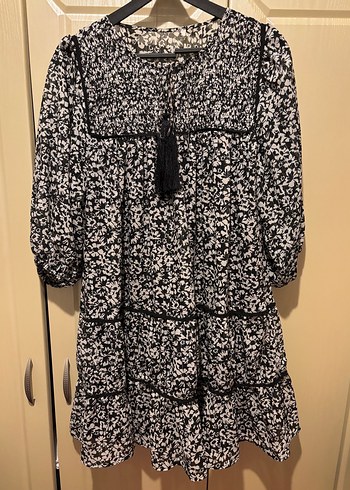 Püsküllü Siyah Batik Midi Elbise