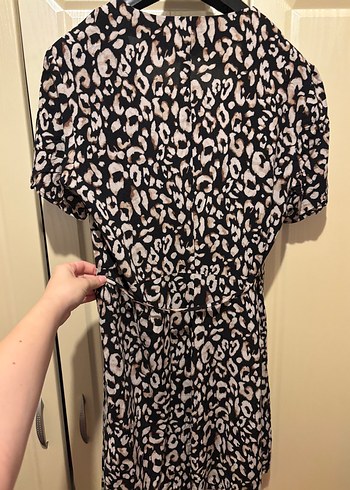 Kısa Kollu, V Yakalı Midi Hemşirelik Elbisesi - Görsel 3