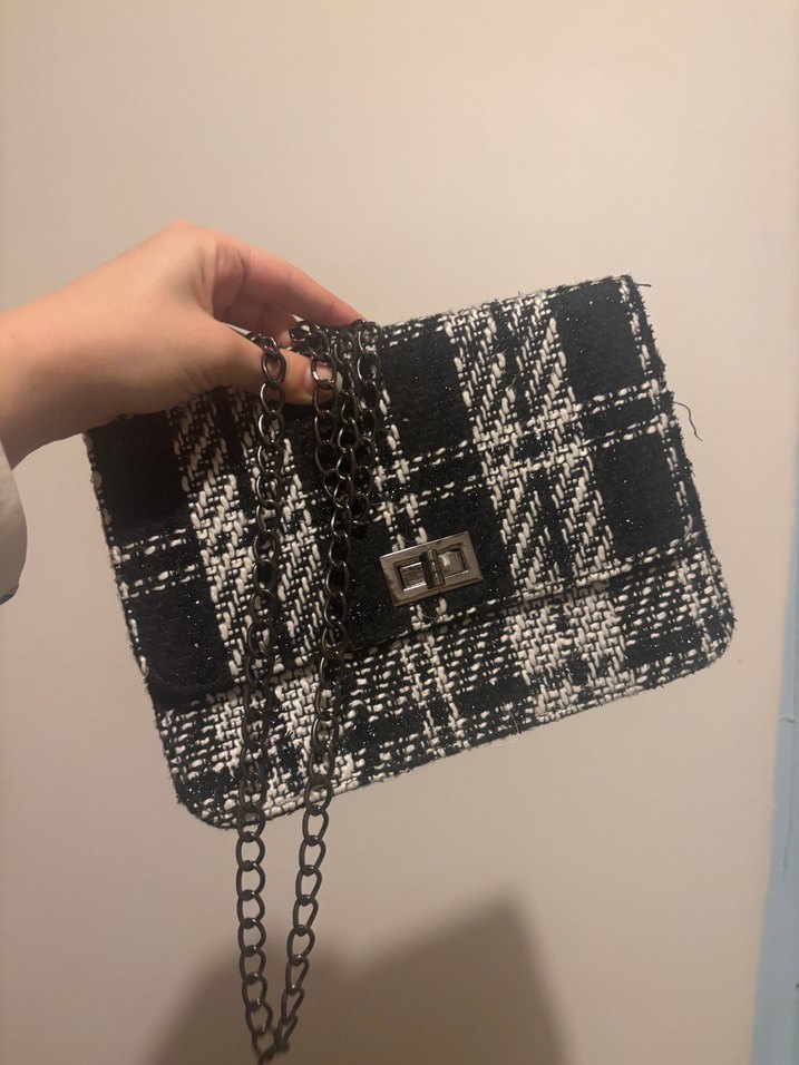 Zincir Detaylı Siyah Ekose Kadın Çanta - Görsel 2