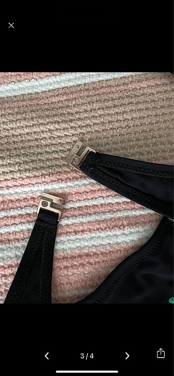 s Beden Etiketi üstünde Lily&Rose bikini takımı