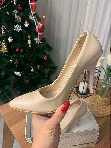 36 Beden Krem renk suni deri sivri burun stiletto, ayakkabı