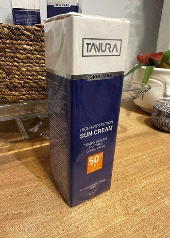 Tanura Yüksek Koruma Faktörlü Güneş Kremi SPF 50+ - Görsel 2