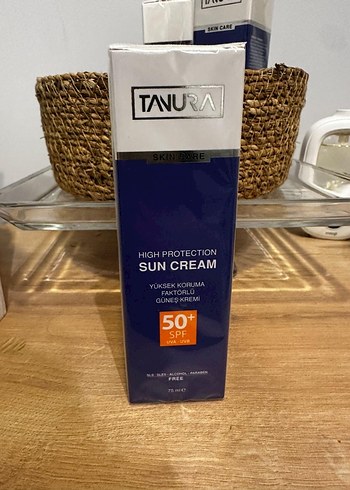 Tanura Yüksek Koruma Faktörlü Güneş Kremi SPF 50+ - Görsel 3