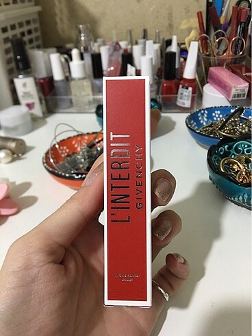 Givenchy linderdit rouge
