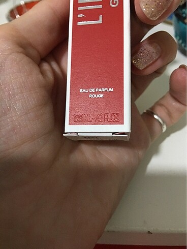 GIVENCHY Givenchy linderdit rouge
