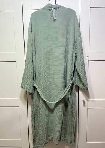 Uzun, Gevşek Kesim Yeşil Kadın Sabahlık - Görsel 4