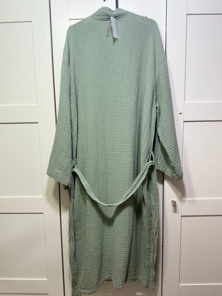 Uzun, Gevşek Kesim Yeşil Kadın Sabahlık - Görsel 4