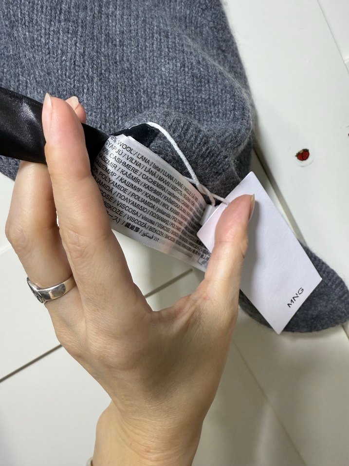 Gri Kadın Örgü Yün Atkı - Görsel 4